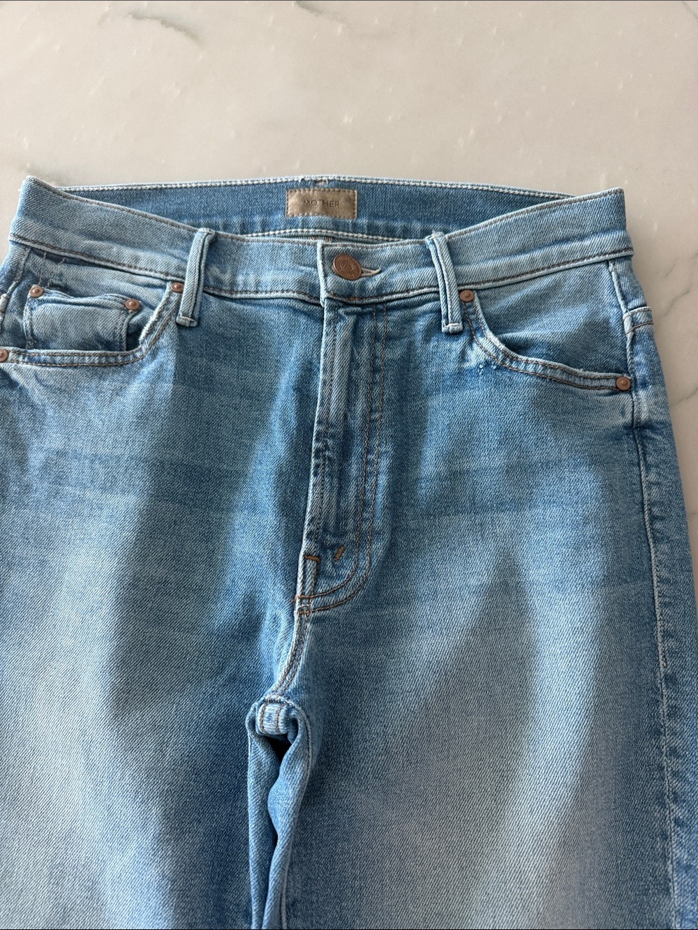MOTHER Light Wash Insider Crop Step Fray Women’s Jeans
